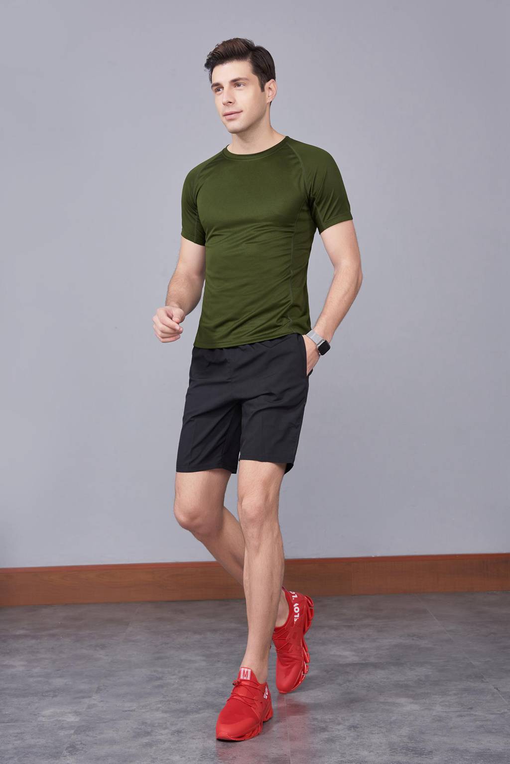 修身運動短袖 舒適透氣跑步訓(xùn)練速干T恤-軍紅色