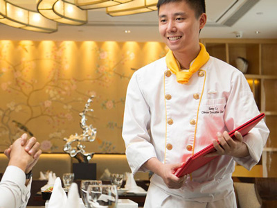 誰知道餐飲店工作服定做多少錢？什么因素影響價格？